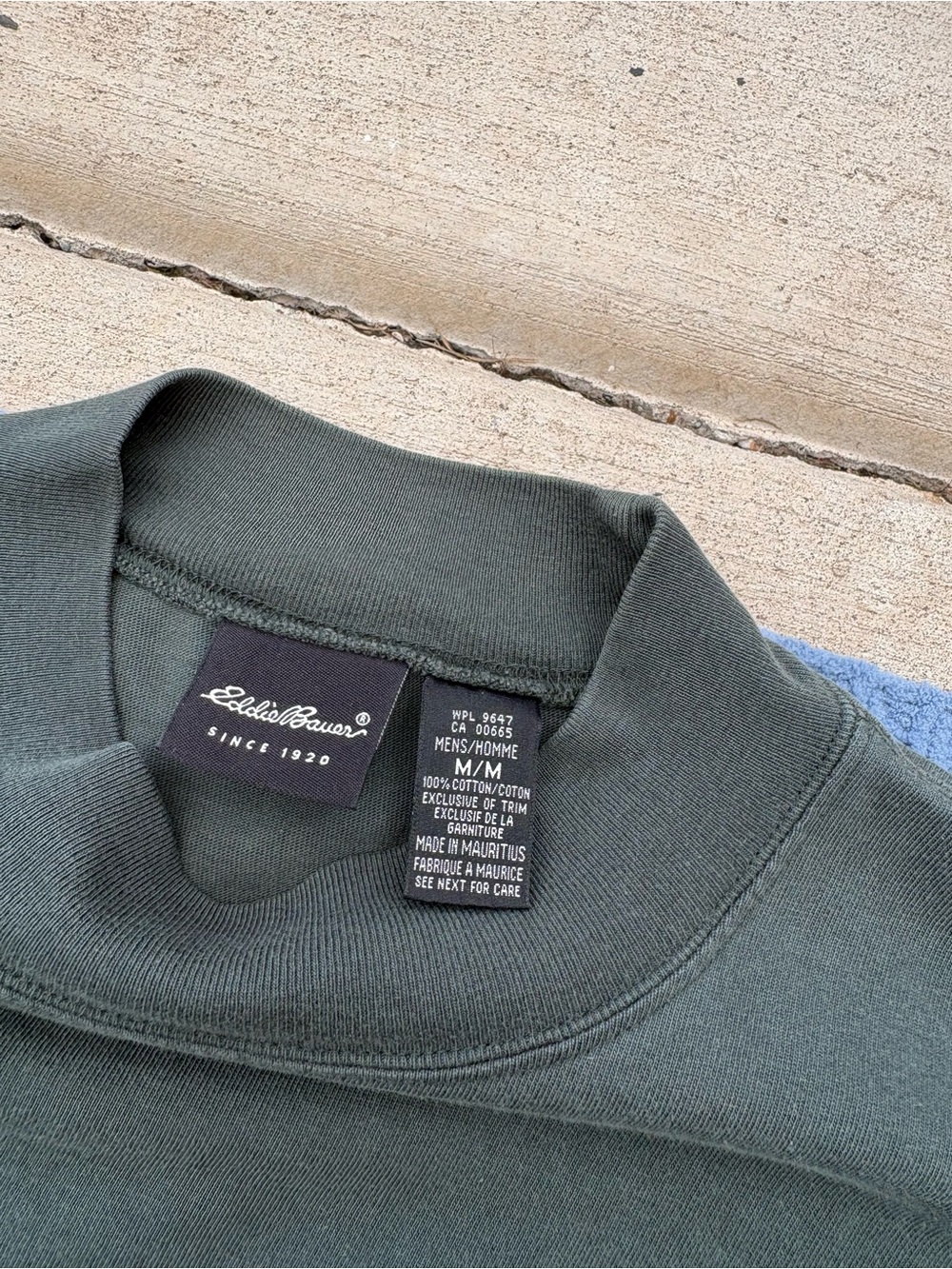 Eddie Bauer Men's Crewneck Sweater in Forest Green - Picture 2 of 4